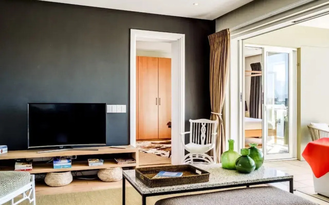 Escape to Exquisite Ellesmere 401