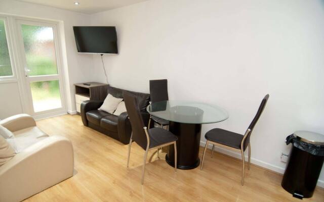 Southampton Serviced Apartment