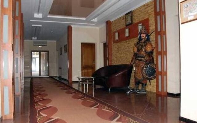 Pod Lipami Hotel