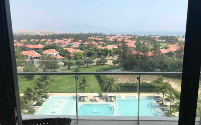One Bedroom Apartment with Sea View