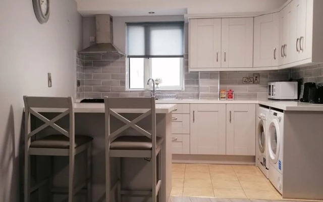 Oak House Apartment