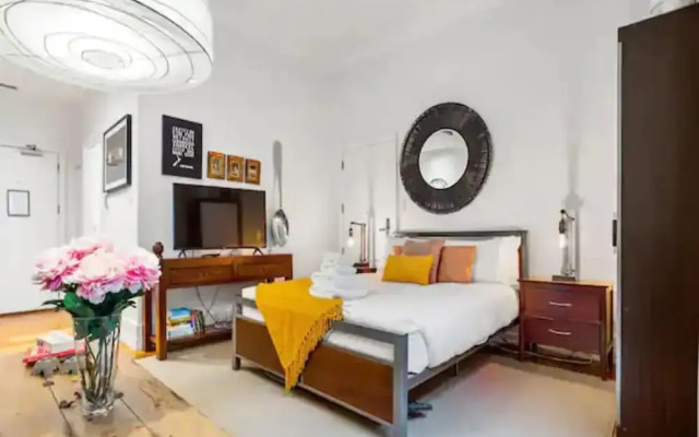 Stylish Studio With Pool And Gym