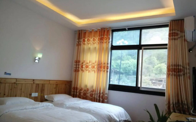 Zhangjiajie Longquan Inn