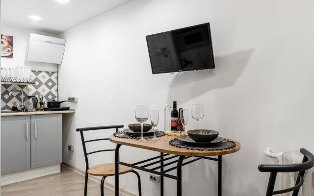 Good Room Guru (Good Room Guru) on Zemlyanoy Val Street
