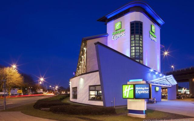 Holiday Inn Express Glasgow Airport, an IHG Hotel