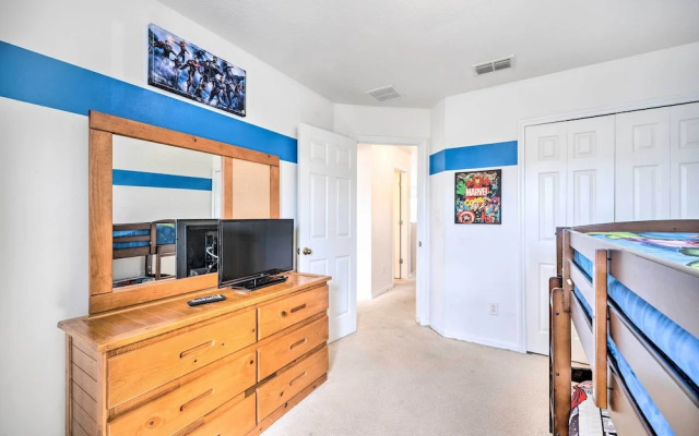 Dog-friendly Kissimmee Home w/ Lanai + Pool!