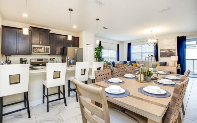 5 Bedroom 4 Bathroom Storey Lake