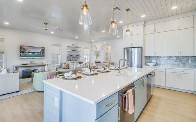 Afterley Pointe 213 LAK