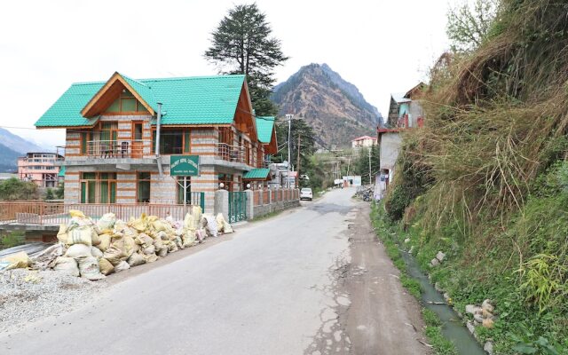 OYO 13715 Home Exotic River View Naggar Road