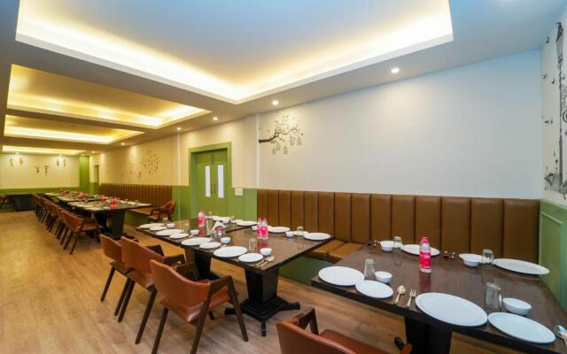 Hotel Glenroy By DLS Hotels