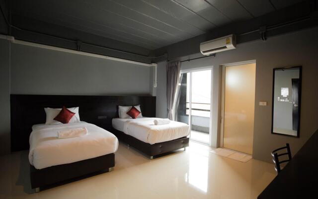 B-Black Hotel Chonburi