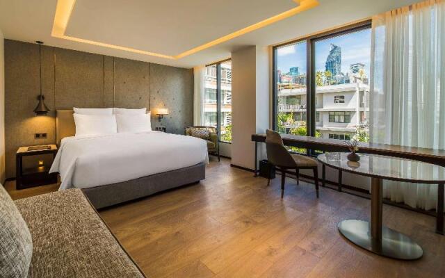 Novotel Suites Bangkok Sukhumvit 34 - Sha Plus