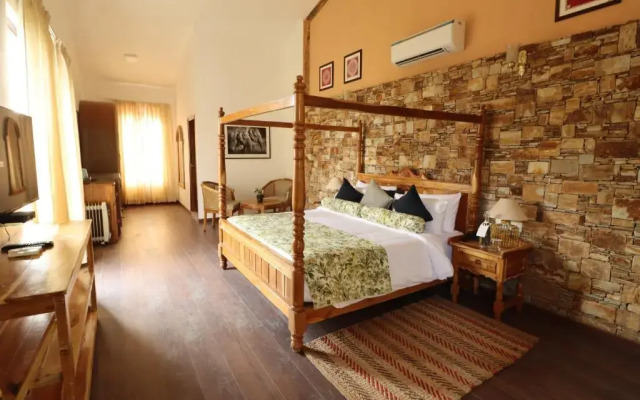 Tree of Life Vanvilas Riveredge