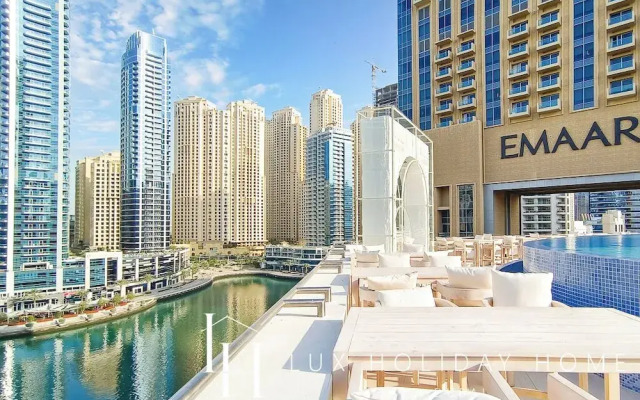 LUX The JW Marina Studio 2