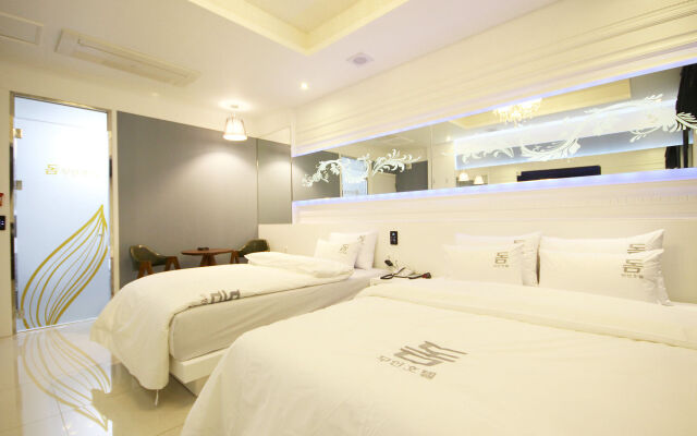 Dom Hotel