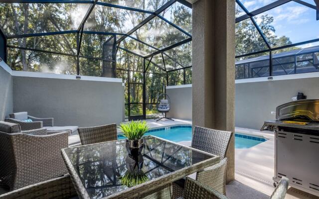 Luxury Chic Modern Home Prime Location