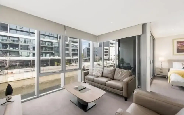 Accommodate Canberra - Lakefront