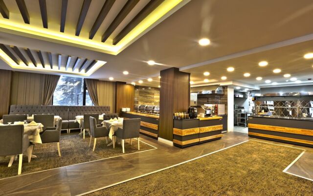 Lagoon Palace Hotel