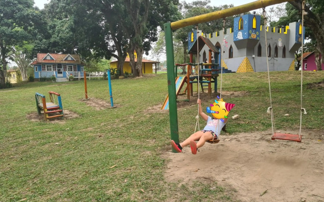 Casa em Condomínio com Piscina Privativa