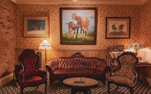St. Elmo Hotel