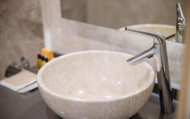 Отель Sole Suites