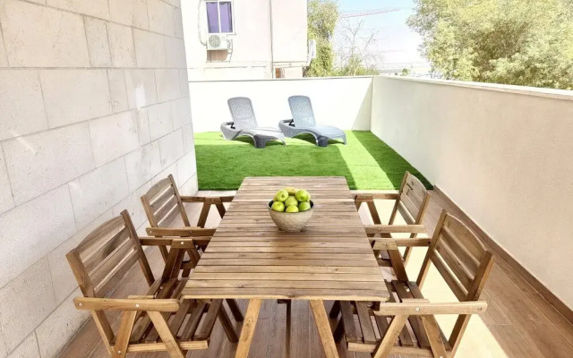 Melony Apartment