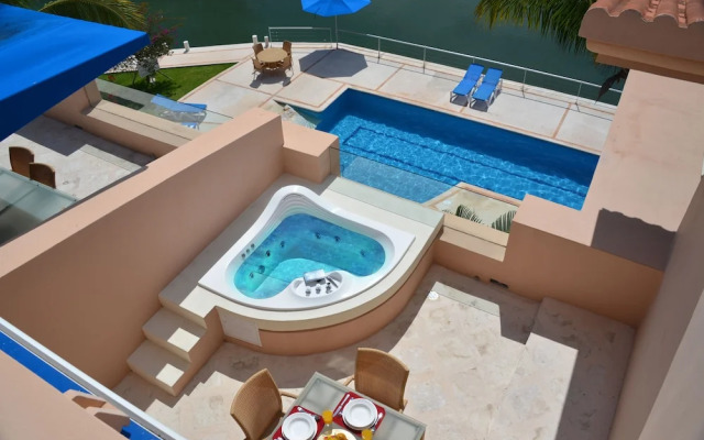 Porto Bello Gran Marina by GuruHotel