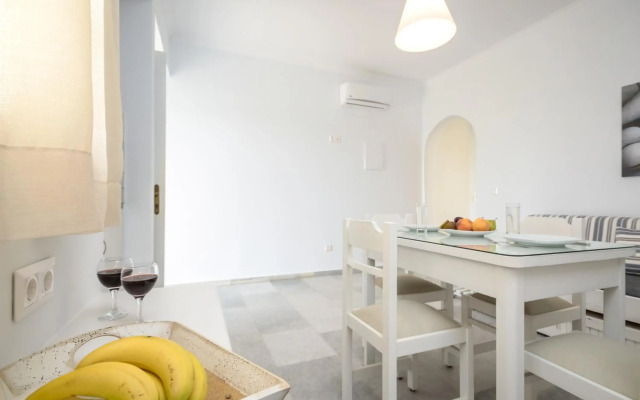 Birikos Hotel & Suites