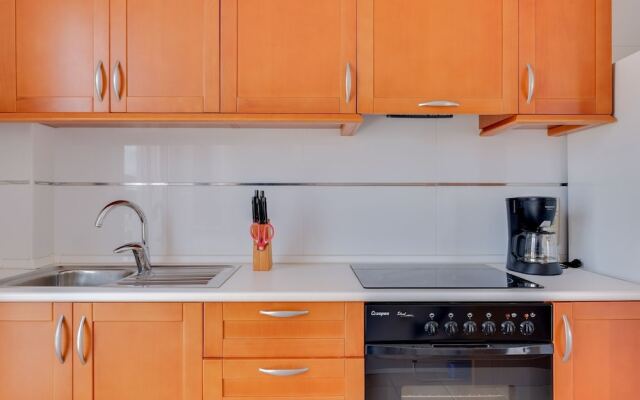 Quaint Apartment near Sea