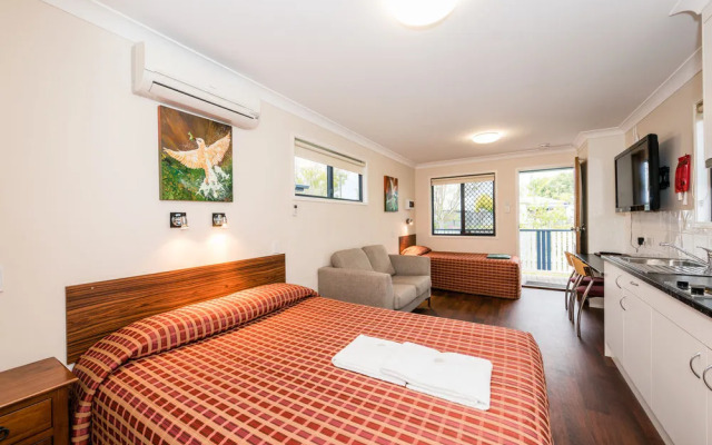 Cypress Pines Studio Villas