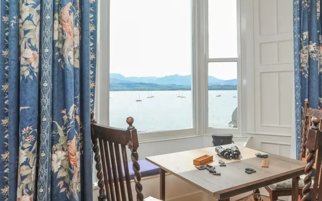Gadlys House - Waters Edge