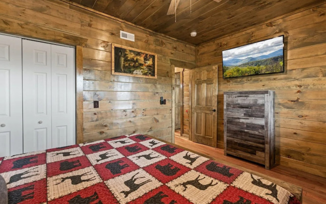 Cabin w/ Hot Tub & Game Room in the Smokys!