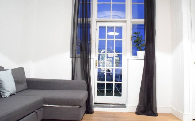 Kensington 1 Bedroom Flat With Terrace