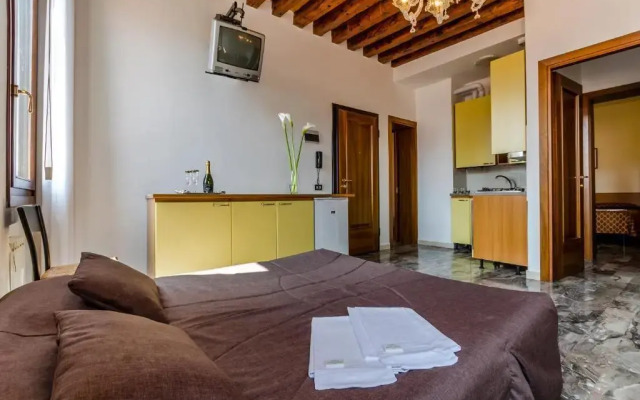 Venice Apartments