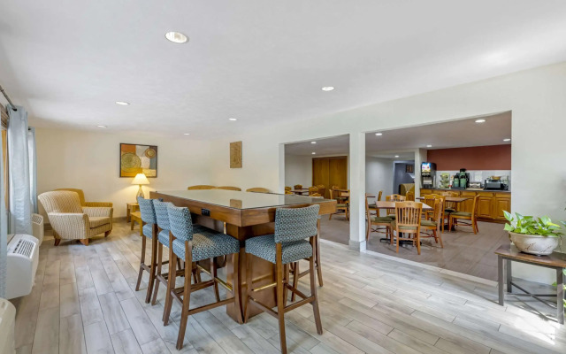 Quality Inn & Suites Lincoln South