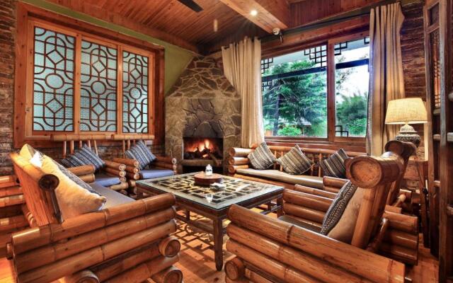 Yangshuo Mountain Retreat