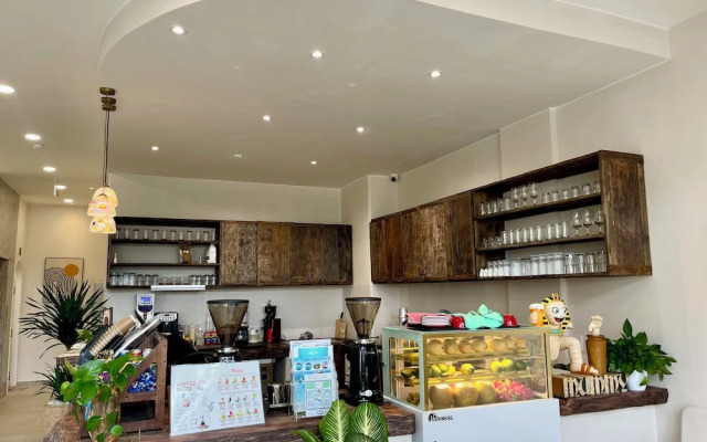 Lotus Home Cafe - Cable Car Station