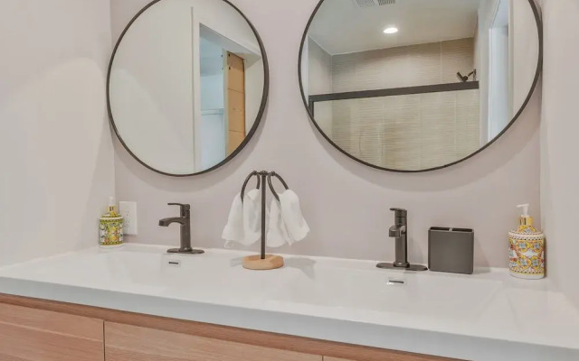 Hollywood Dream Remodeled Pool & Jacuzzi