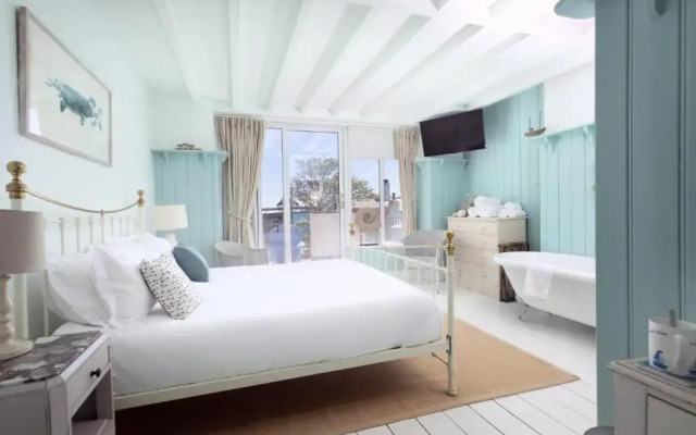 Lulworth Cove Inn