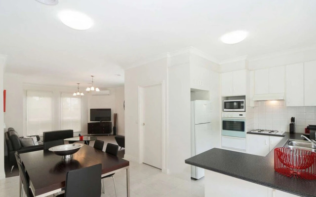 Smart Caulfield Townhouse