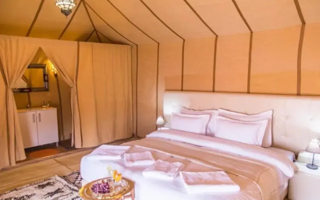 Room-merzouga Luxury Camp