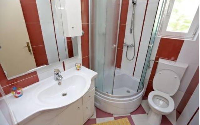 Apartments and Rooms Anika