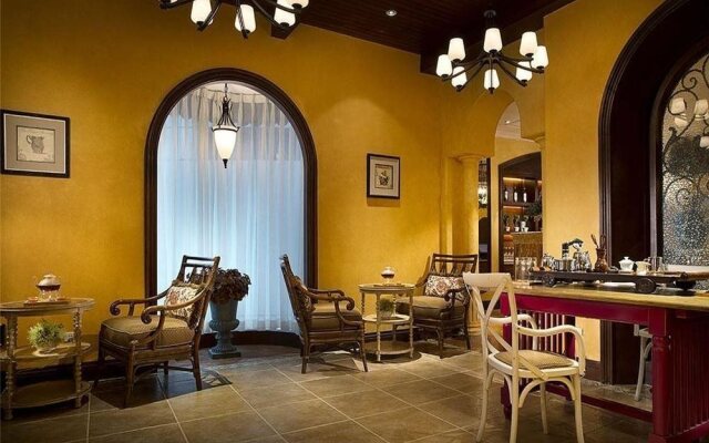 Kunming Oceancube Spa Holiday Hotel
