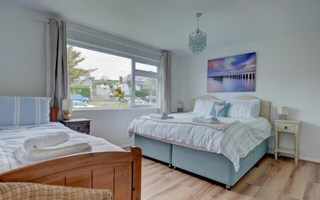 Magnificent holiday home in Georgeham near Beach
