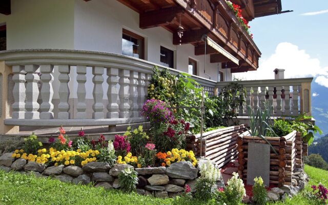 Lovely Apartment With Terrace in Fuegenberg