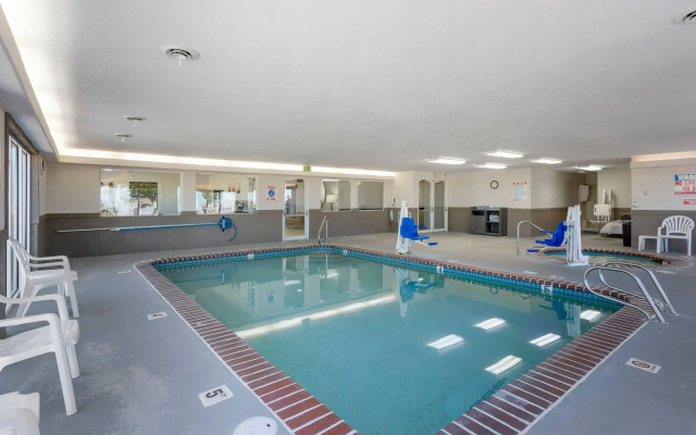 Quality Inn & Suites Fillmore I-15