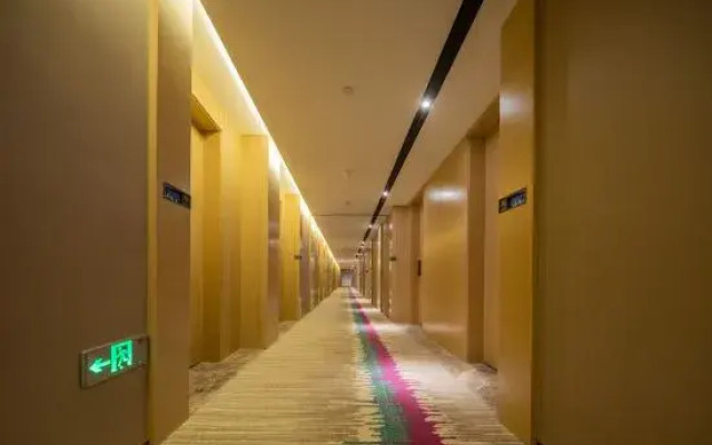 Lavande Hotel (Xingping Maweiyi Hangkong Square)