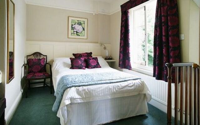 Crossways Hotel