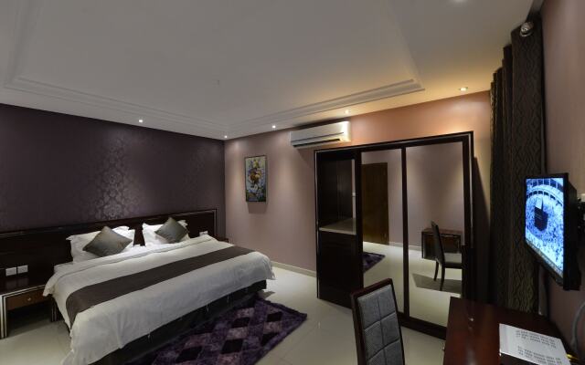 La Fontaine Al Shorouq Suites