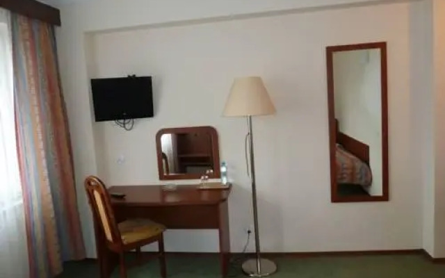 Hotel GROMADA.